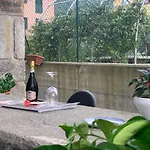 Lucia, Di Como, * Dongo