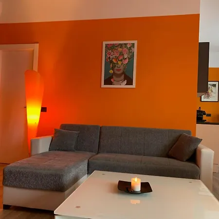 Lucia, Di Como,