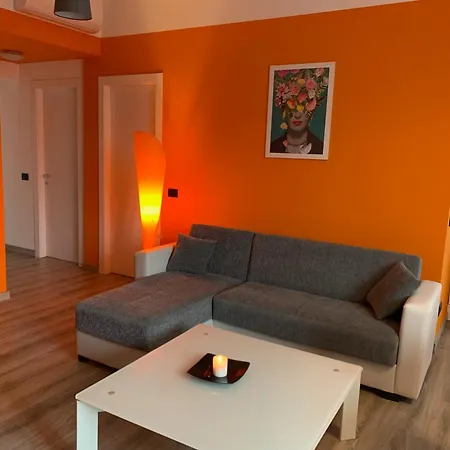 Lucia, Di Como, Apartment *