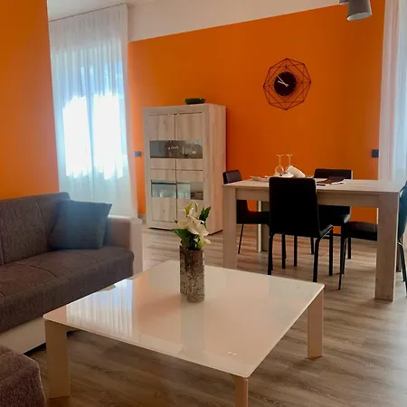 Lucia, Di Como, ドンゴ