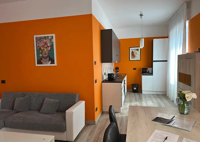 Lucia, Di Como, Apartment Dongo