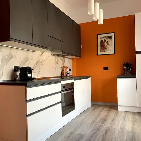 Lucia, Di Como, Apartment