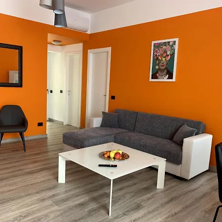 Lucia, Di Como, Apartamento