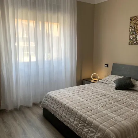 Lucia, Di Como, Apartamento