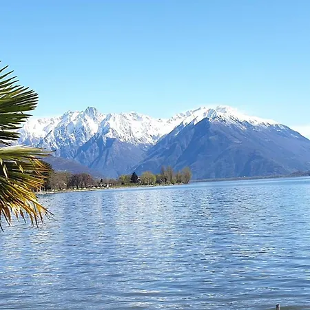 Lucia, Di Como, Dongo