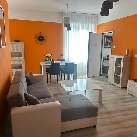 Lucia, Di Como, Apartamento *