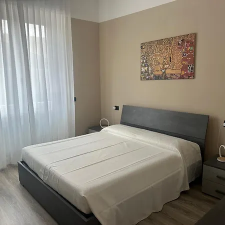 Lucia, Di Como, Apartment