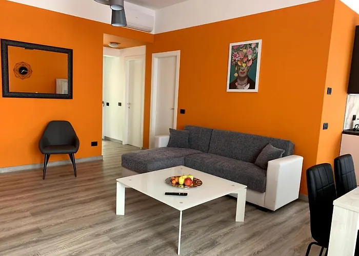 Lucia, Di Como, Apartament