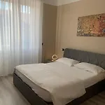 Lucia, Di Como,